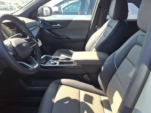 New 2026 Chevrolet Equinox LT w/ Convenience Package II image 4