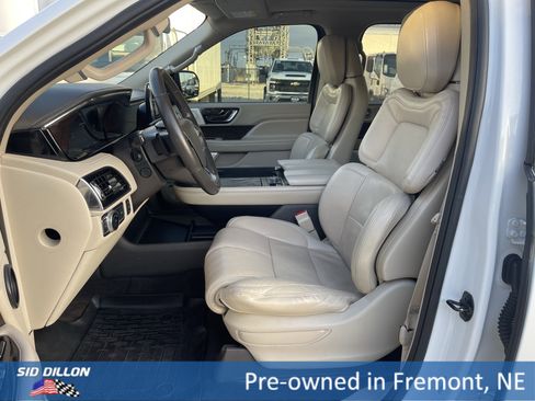 Used 2021 Lincoln Navigator Reserve w/ Luxury Package image 16