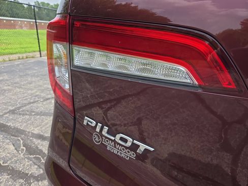 Used 2020 Honda Pilot Touring image 32