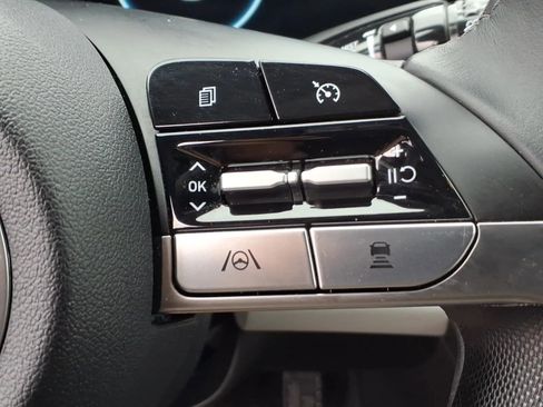 Used 2023 Hyundai Elantra Limited image 29