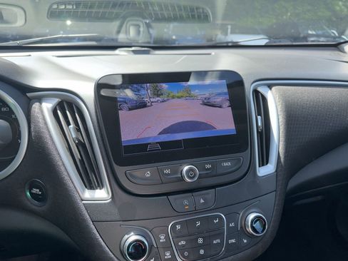 Used 2023 Chevrolet Malibu LT FWD image 15