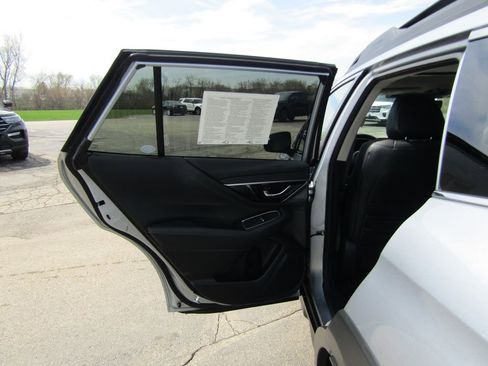 Used 2025 Subaru Outback Limited AWD/4WD image 37