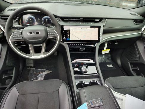 New 2026 Jeep Grand Cherokee Altitude AWD/4WD image 12