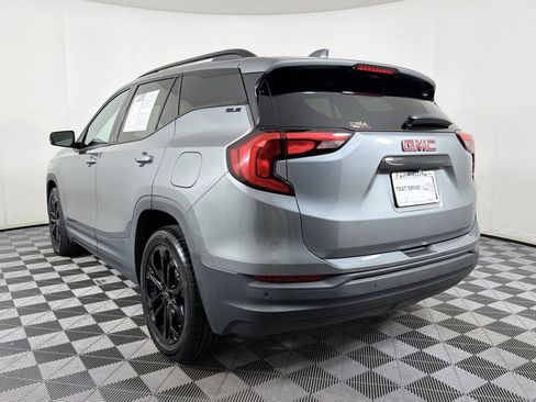 Used 2020 GMC Terrain SLE w/ Driver Convenience Package FWD image 4