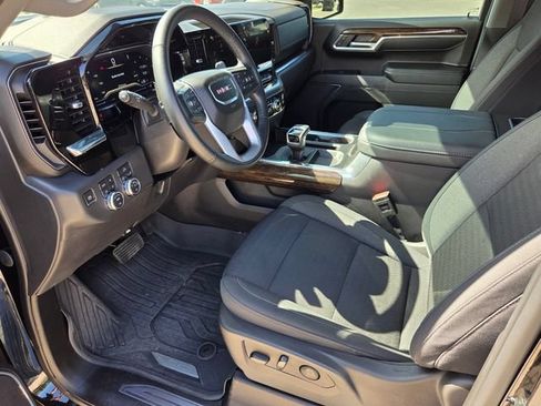 Used 2024 GMC Sierra 1500 Elevation w/ LPO, Elevation Black Package AWD/4WD image 8