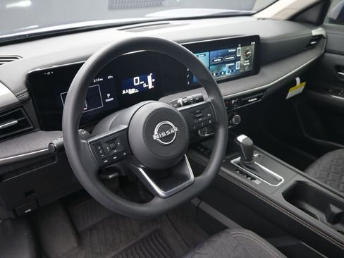 Certified 2025 Nissan Kicks SV image 16