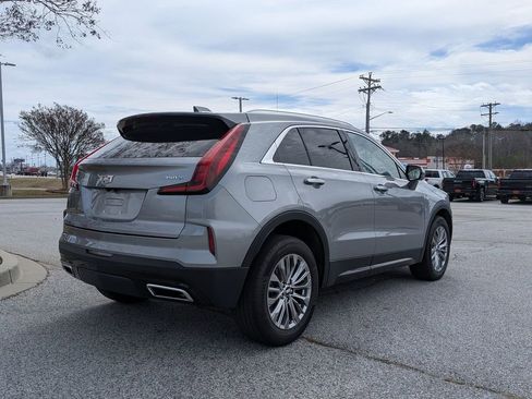 Used 2025 Cadillac XT4 Premium Luxury image 8