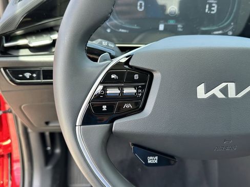 New 2026 Kia Niro EX FWD image 25