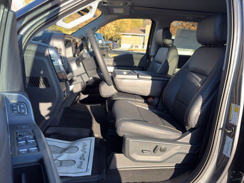 New 2026 Ford F350 Lariat w/ Black Appearance Package image 29