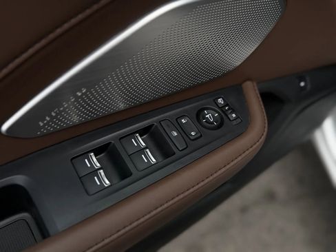 Used 2025 Acura RDX SH-AWD w/ Advance Package image 25