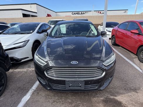 Used 2015 Ford Fusion SE w/ Equipment Group 202A FWD image 3