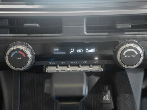 Used 2025 Toyota 4Runner SR5 AWD/4WD image 23