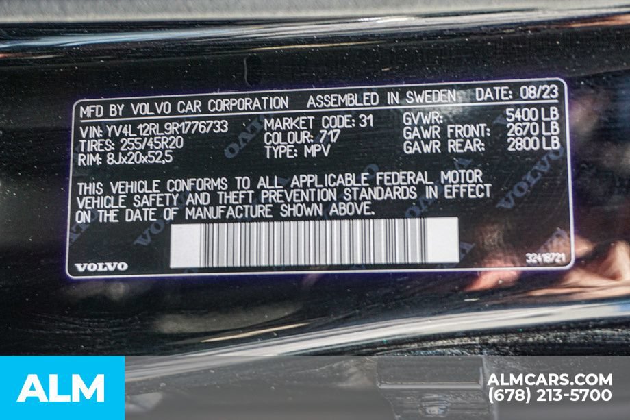 Used 2024 Volvo XC60 B5 Plus AWD/4WD image 61