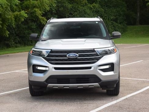 Used 2022 Ford Explorer XLT w/ Equipment Group 202A AWD/4WD image 22