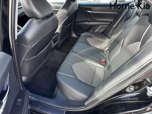 Used 2022 Toyota Camry SE image 12