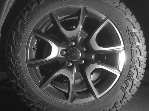 Used 2025 Jeep Compass Trailhawk image 14