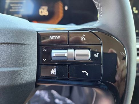 New 2026 Kia Sorento S FWD image 16