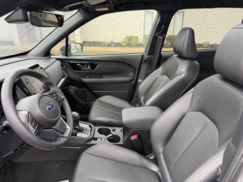 Used 2025 Subaru Forester Limited w/ Popular Package image 18