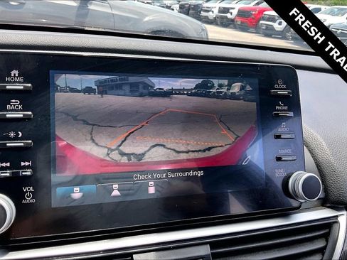 Used 2018 Honda Accord Sport image 9