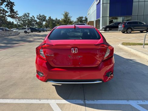 Used 2019 Honda Civic EX image 5