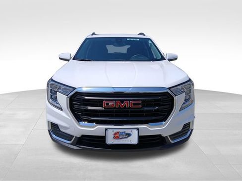 Certified 2024 GMC Terrain SLE w/ Driver Convenience Package AWD/4WD image 9