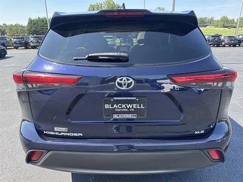 Used 2021 Toyota Highlander XLE FWD image 5