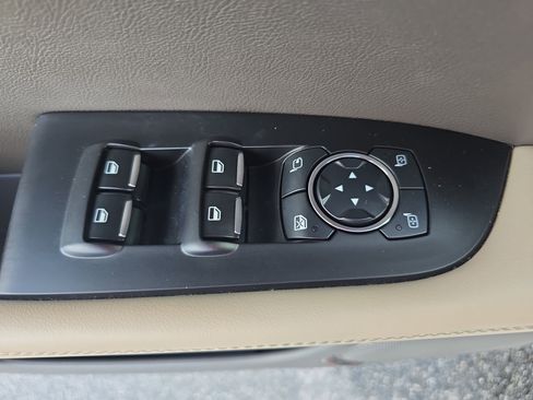 Certified 2023 Lincoln Nautilus AWD w/ Premium Package image 28