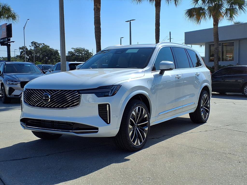 New 2026 Volvo XC90 T8 Plus w/ Protection Package Premier AWD/4WD image 3