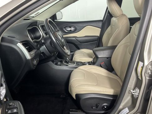 Used 2016 Jeep Cherokee Limited w/ Luxury Group image 23