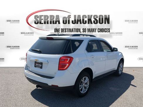 Used 2017 Chevrolet Equinox LT w/ Convenience Package image 8