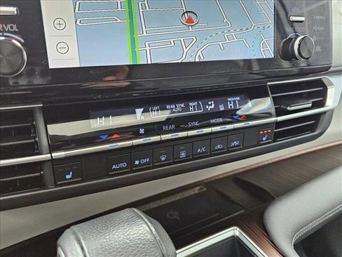 Used 2022 Toyota Sienna XLE w/ XLE Plus Package image 27