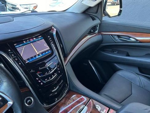 Used 2015 Cadillac Escalade ESV Premium RWD image 23