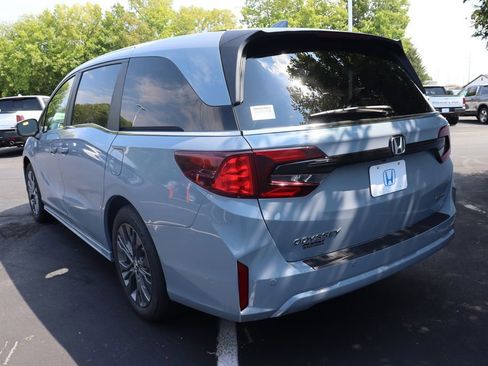 Used 2026 Honda Odyssey Touring image 3