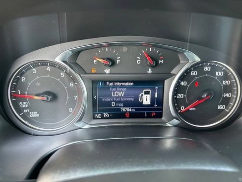Used 2023 GMC Acadia SLE w/ Driver Convenience Package FWD image 17