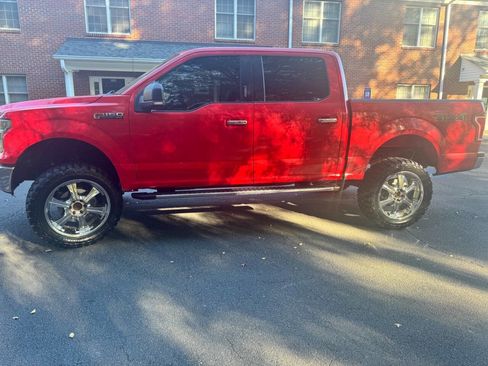 Used 2017 Ford F150 XLT w/ Equipment Group 302A Luxury image 3