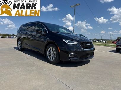 Used 2026 Chrysler Pacifica Limited