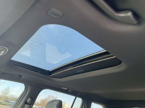 Used 2024 Jeep Grand Cherokee Altitude image 26