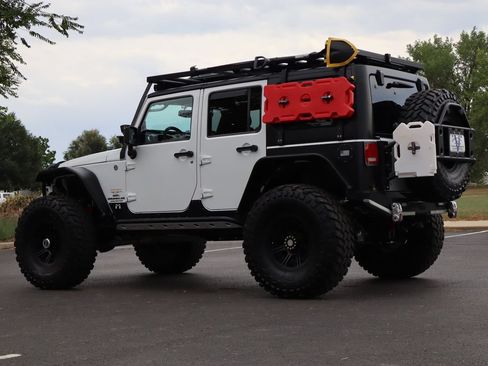 Used 2013 Jeep Wrangler Unlimited Sahara AWD/4WD image 7