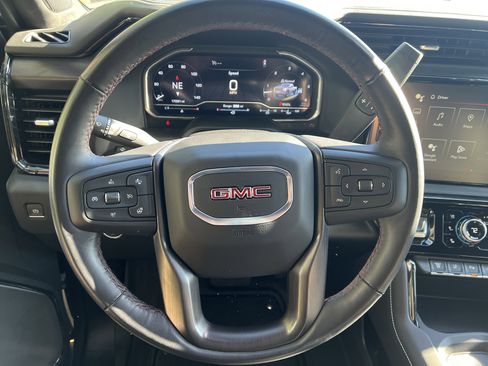 Used 2025 GMC Sierra 2500 AT4X image 18