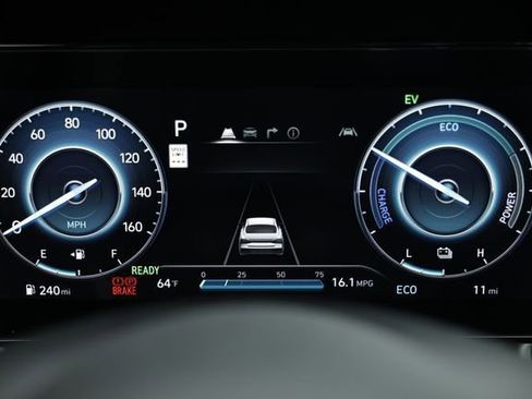 New 2025 Hyundai Elantra Limited image 11