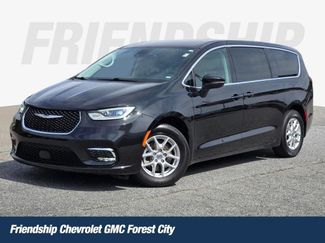 Used 2023 Chrysler Pacifica Touring-L FWD video 1