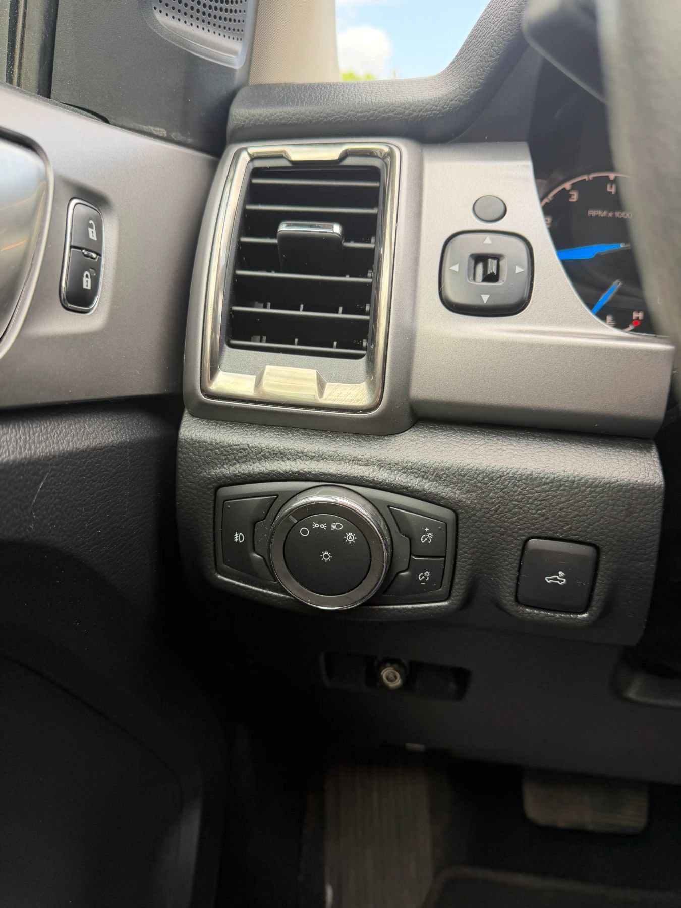 Used 2020 Ford Ranger XLT w/ FX4 Off-Road Package AWD/4WD image 15