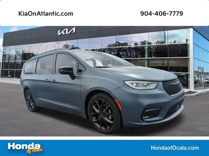 Used 2024 Chrysler Pacifica Limited w/ S Appearance Package