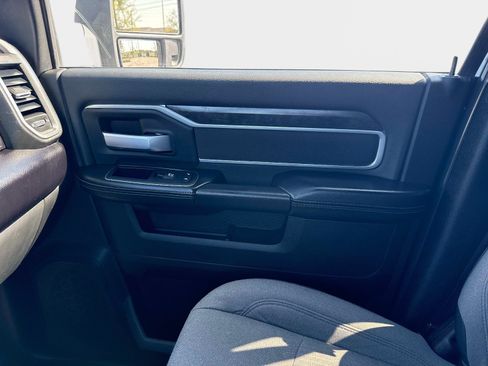 Used 2024 RAM 2500 Big Horn image 24