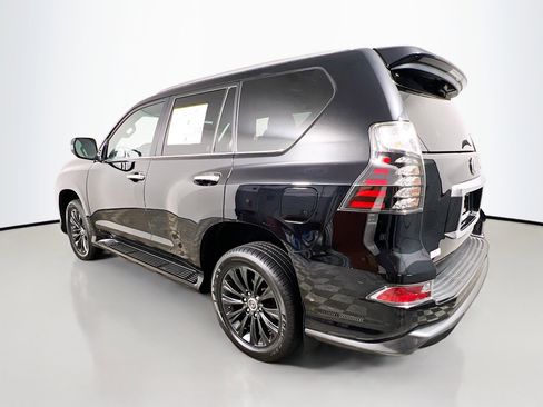 Used 2023 Lexus GX 460 Premium w/ Accessory Package image 8