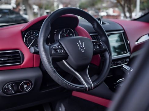 Certified 2022 Maserati Levante GT image 8