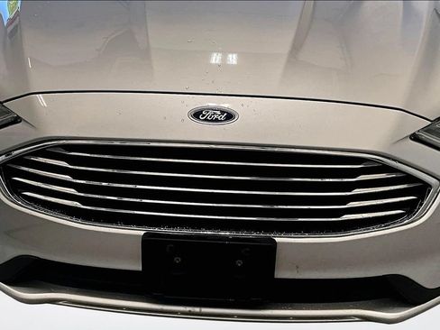 Used 2019 Ford Fusion SE FWD image 30