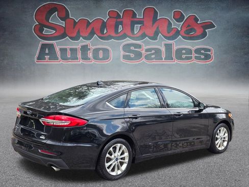 Used 2019 Ford Fusion SE FWD image 6