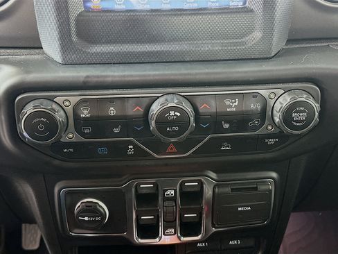 Used 2023 Jeep Wrangler Unlimited w/ Cold Weather Group image 22