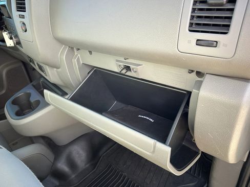 Used 2019 Nissan NV 2500 SV image 31